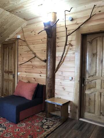 Фото номера Трехместный номер с балконом Отель Alpin Eco Chalet &amp; Wellness г. Драгобрат 4