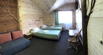 Фото номера Семейный номер с балконом Отель Alpin Eco Chalet &amp; Wellness г. Драгобрат 7